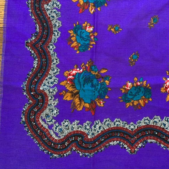 Purple printed square scarf - Picture 2 of 2